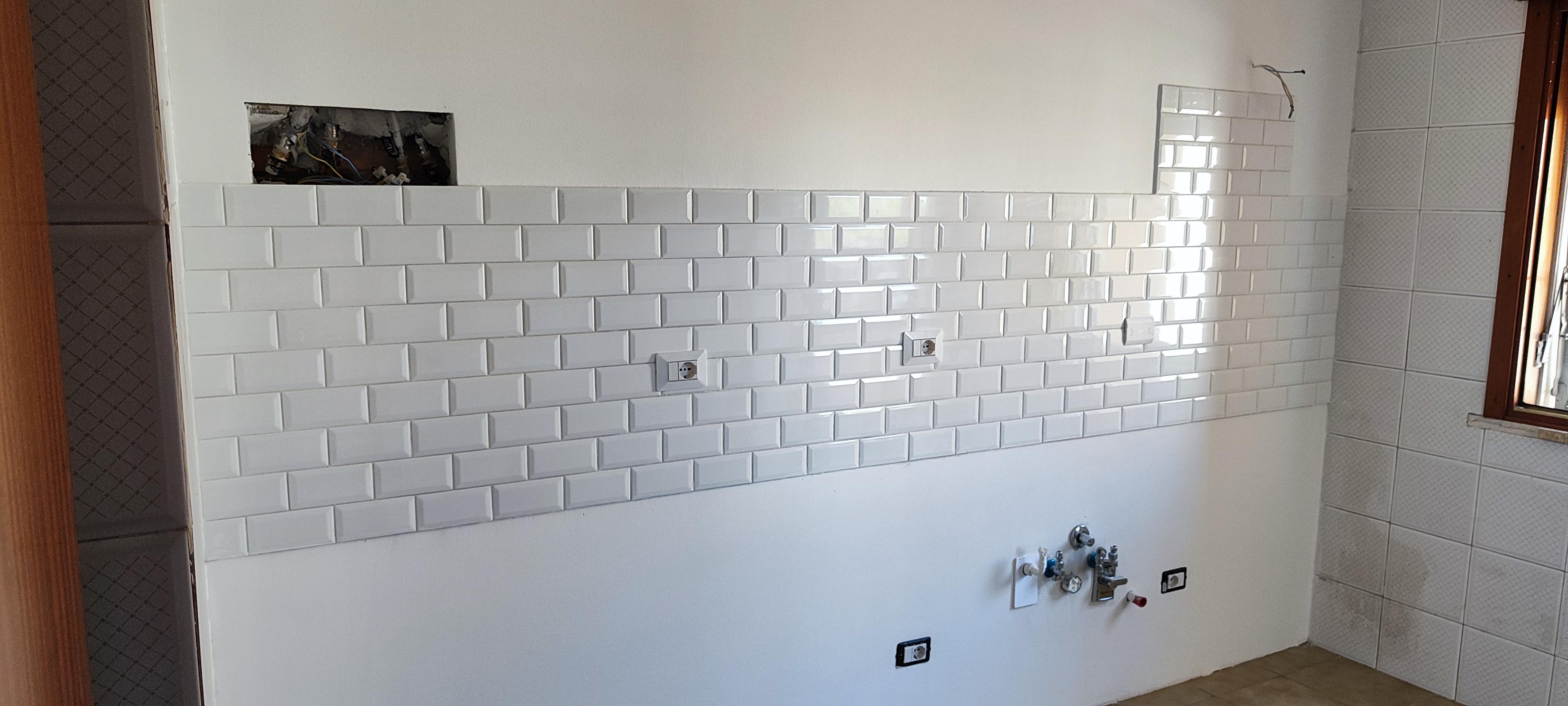 Rivestimento in Ceramica per Fasce Cucina - Immagine 1