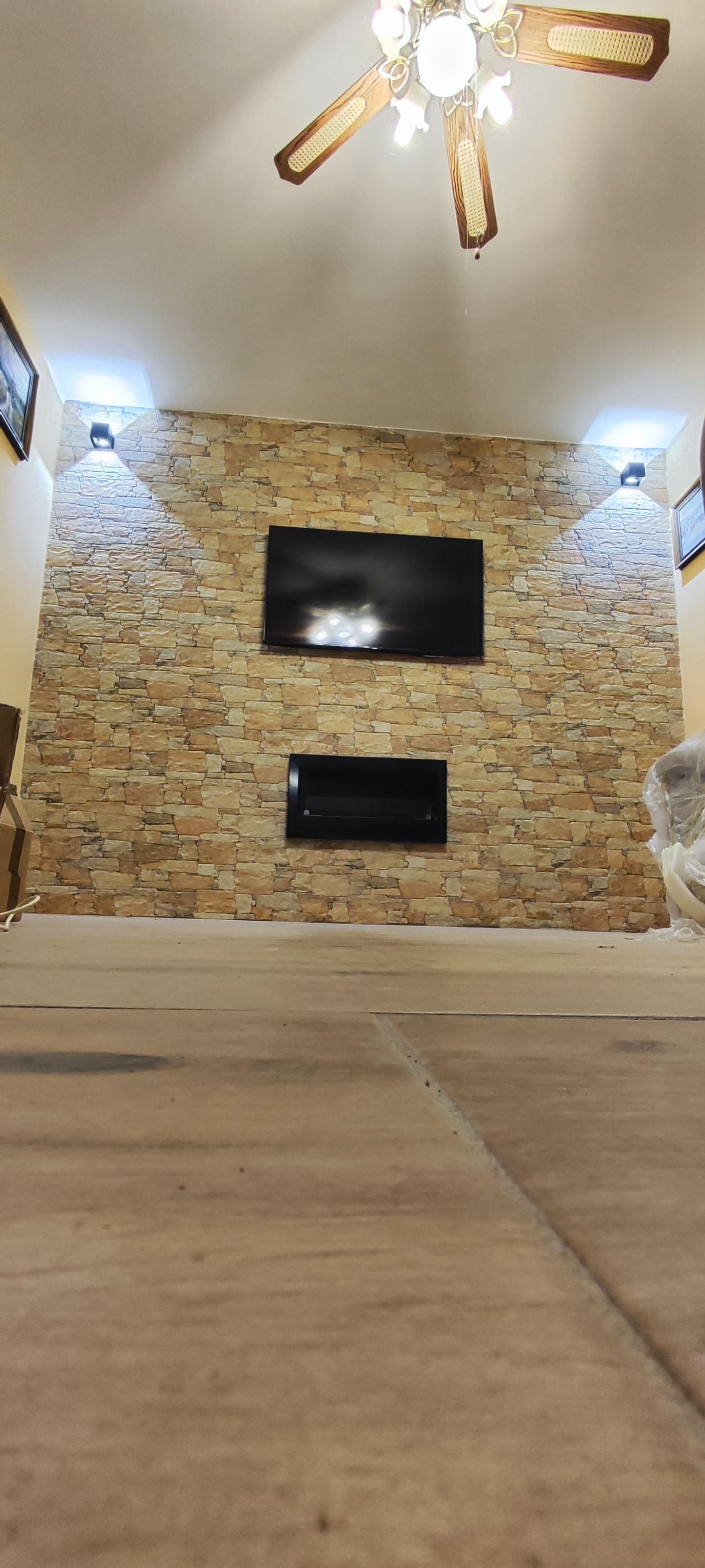 Rivestimento Decorativo a Parete con Piastrelle - Immagine 1